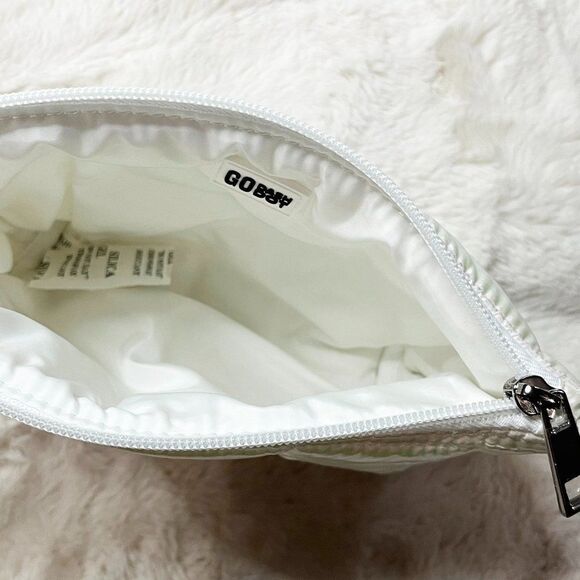 Go Dash Dot Iridescent Puffle Makeup Bag - Picture 5 of 5